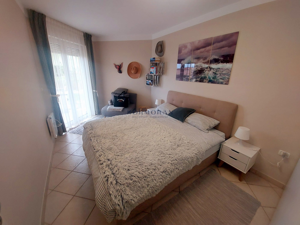 Apartma v pritličju s pogledom na morje